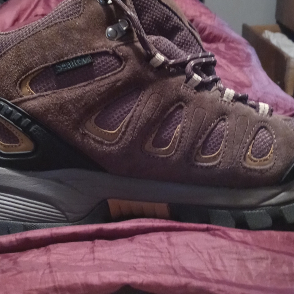 Men's hiker size 10